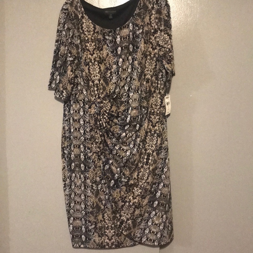 Dress - Picture 2 of 4
